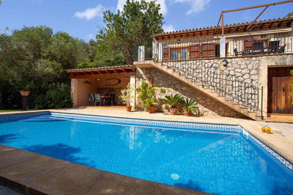 Foto der Wohnung MAL-26-118-01-finca-llubi-burger-pool.jpg