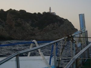 Nordost-Mallorca - Lohnenswert ist in Cala Ratjada ein Spaziergang hinauf zum Leuchturm mit wunderschönem Blick über die Küste.