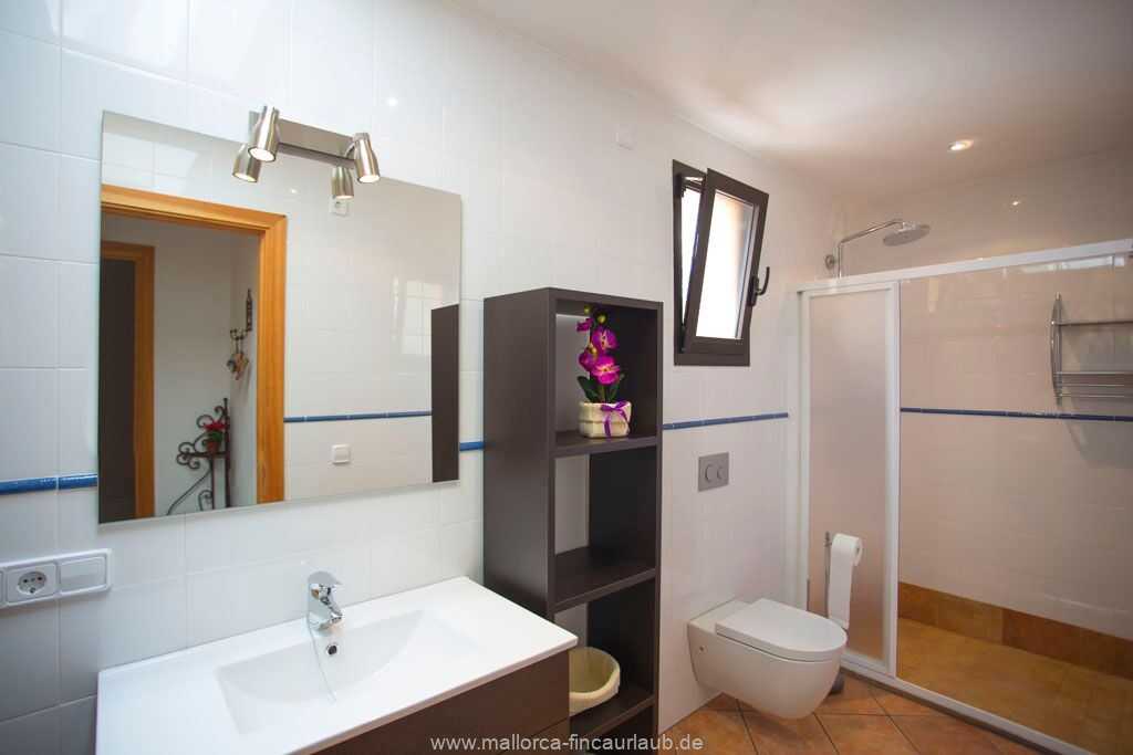 Foto der Wohnung MAL-26-095-01-finca-francesca-santa-margalida-bad1.jpg Foto der Wohnung MAL-26-095-01-finca-francesca-santa-margalida-bad1.jpg
