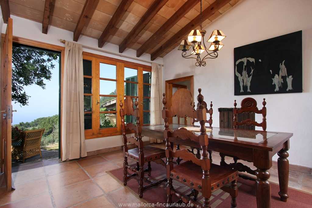 Foto der Wohnung MAL-40-515-01-finca-can-costa-deia-valldemossa-esstisch.jpg Foto der Wohnung MAL-40-515-01-finca-can-costa-deia-valldemossa-esstisch.jpg
